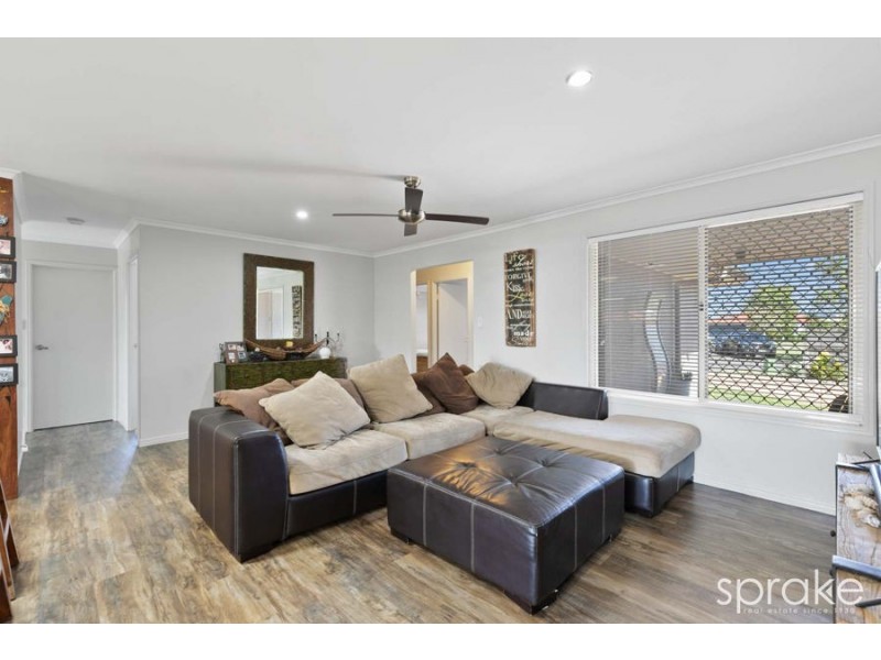 6 Sirius Court, Eli Waters QLD 4655