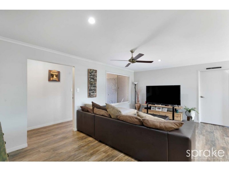 6 Sirius Court, Eli Waters QLD 4655