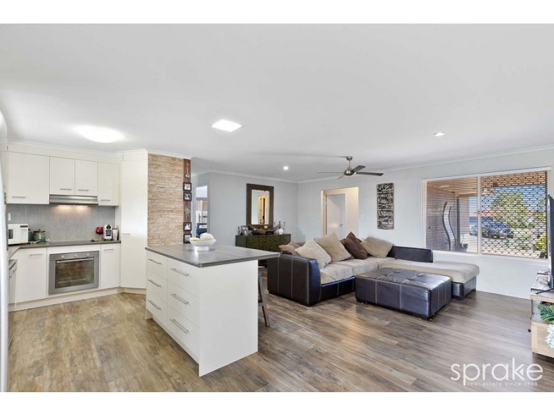 6 Sirius Court, Eli Waters QLD 4655