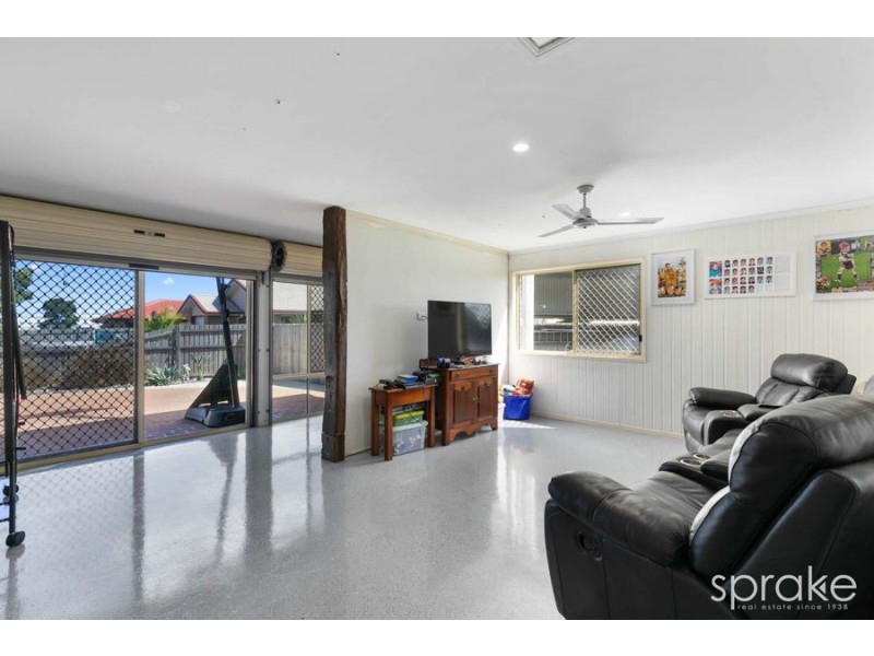 6 Sirius Court, Eli Waters QLD 4655