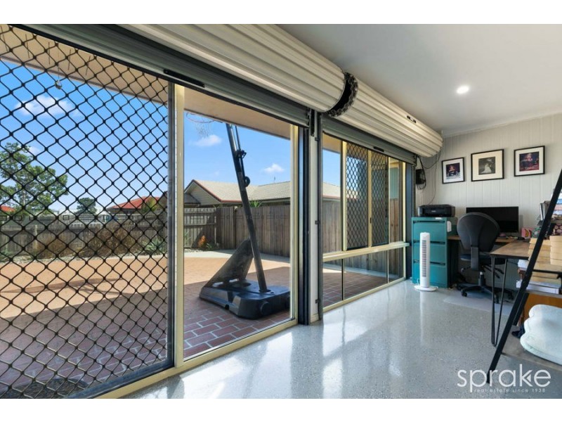 6 Sirius Court, Eli Waters QLD 4655