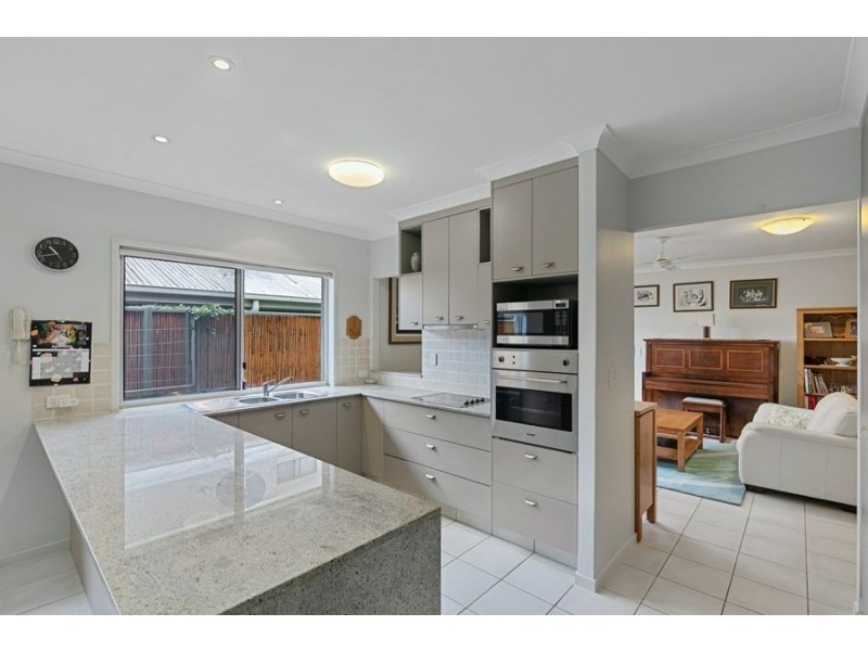 27/27-29 Stephenson Street, Pialba QLD 4655