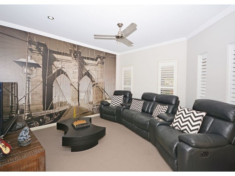 6 Seahaven Circuit, Pialba QLD 4655