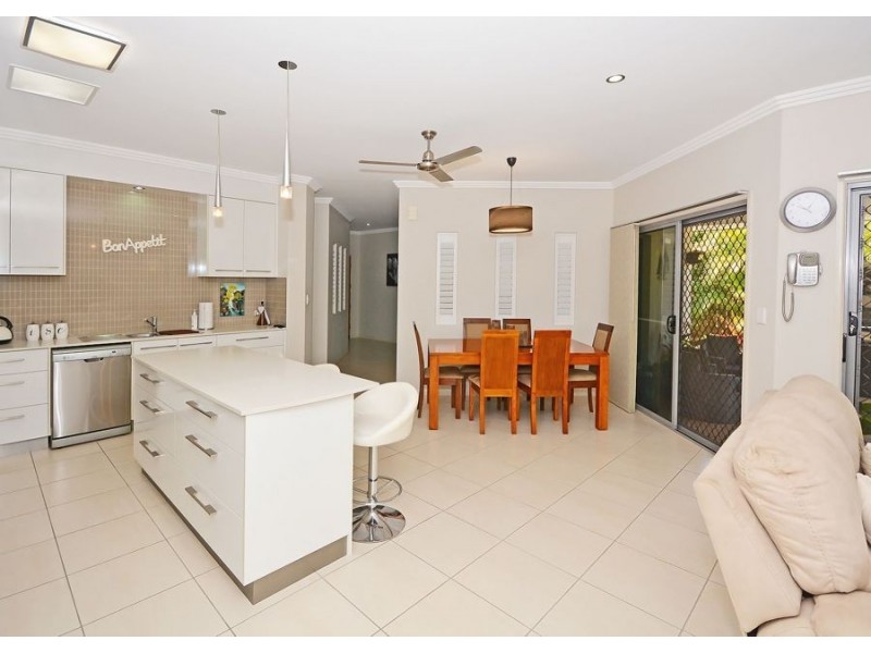 6 Seahaven Circuit, Pialba QLD 4655