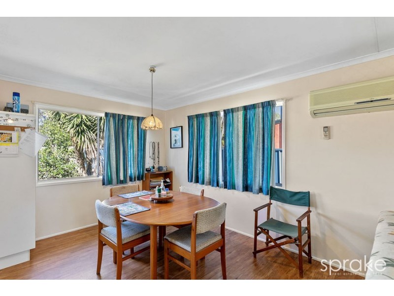 82 Hammond Street, Urangan QLD 4655