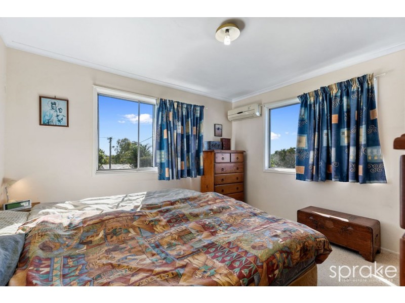 82 Hammond Street, Urangan QLD 4655