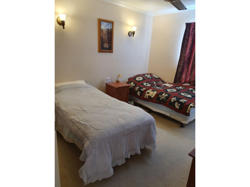 82 Hammond Street, Urangan QLD 4655