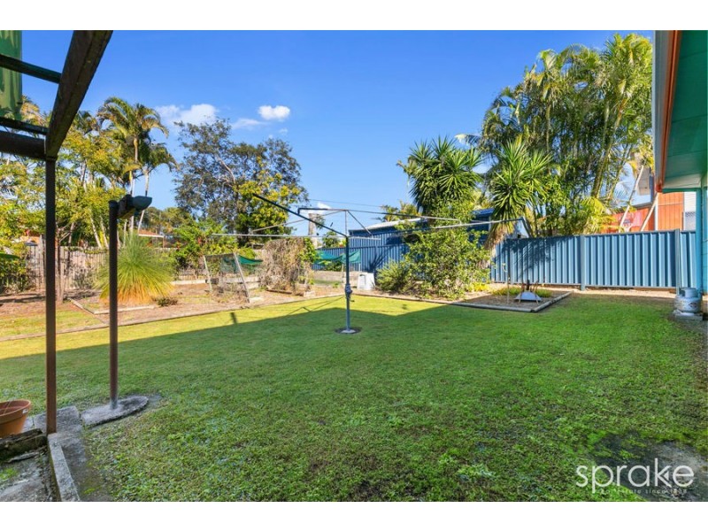 82 Hammond Street, Urangan QLD 4655