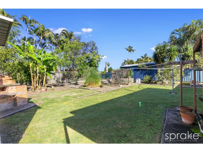 82 Hammond Street, Urangan QLD 4655