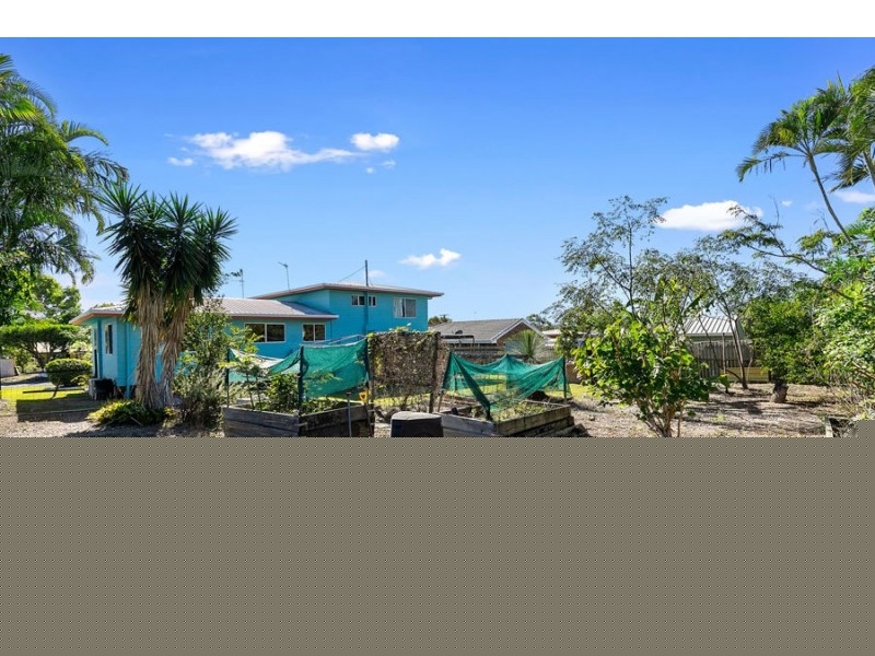 82 Hammond Street, Urangan QLD 4655