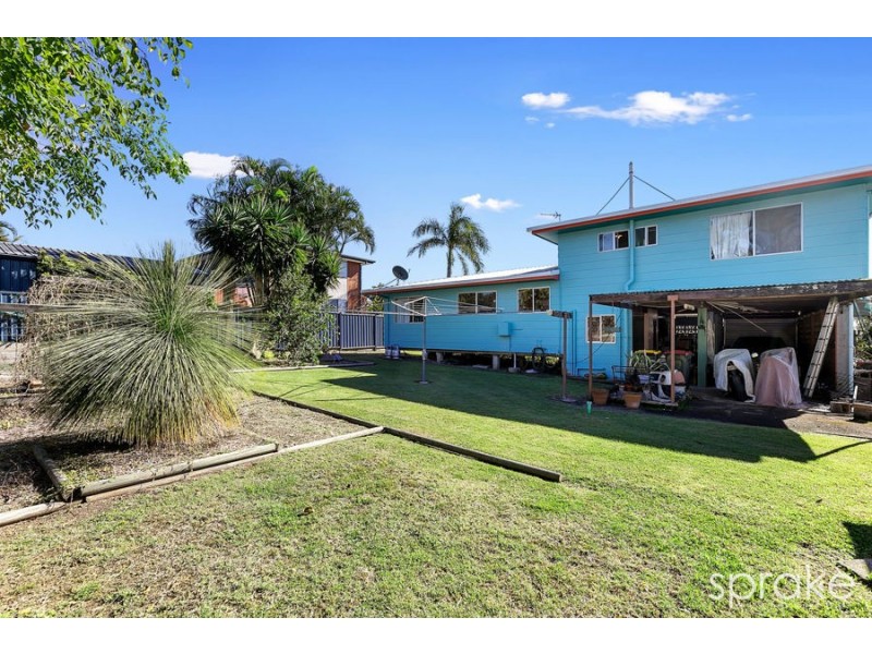 82 Hammond Street, Urangan QLD 4655