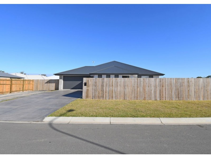 4 Wallace Court, Urangan QLD 4655