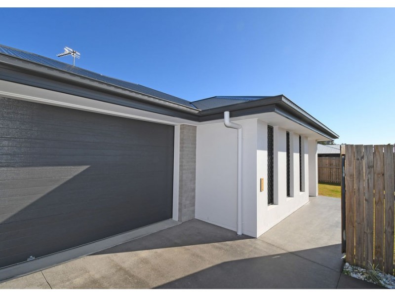 4 Wallace Court, Urangan QLD 4655