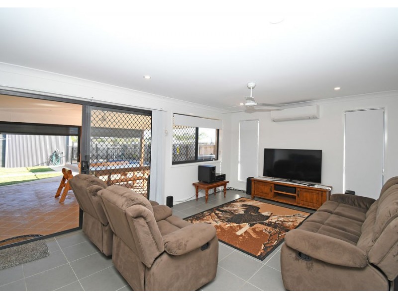 4 Wallace Court, Urangan QLD 4655