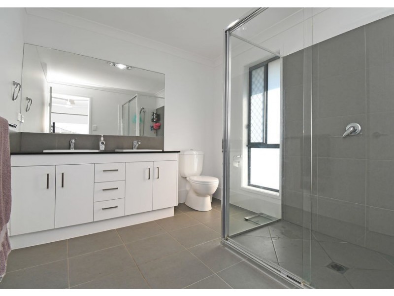 4 Wallace Court, Urangan QLD 4655