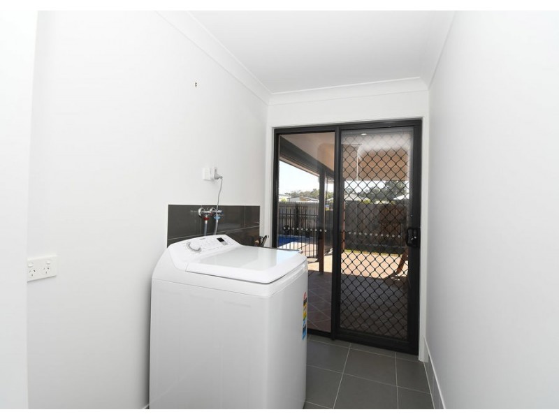 4 Wallace Court, Urangan QLD 4655