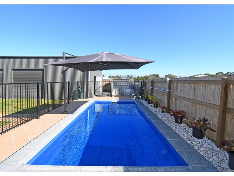 4 Wallace Court, Urangan QLD 4655