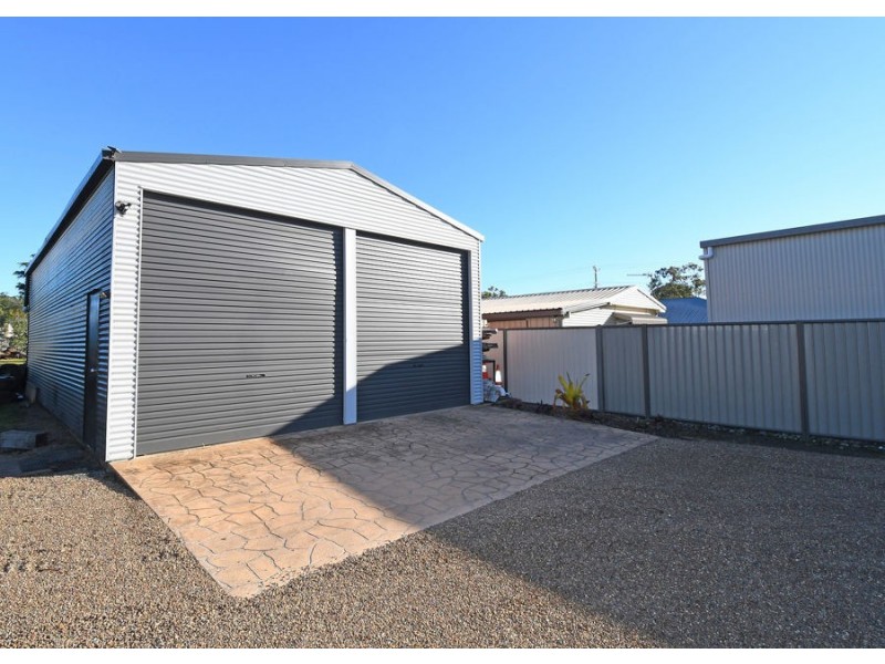 25 Walkers Road, Urangan QLD 4655