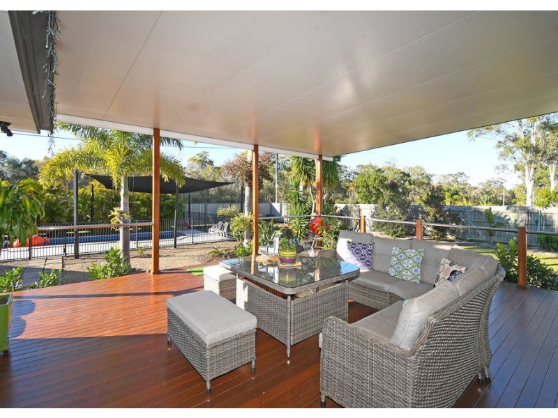 25 Walkers Road, Urangan QLD 4655