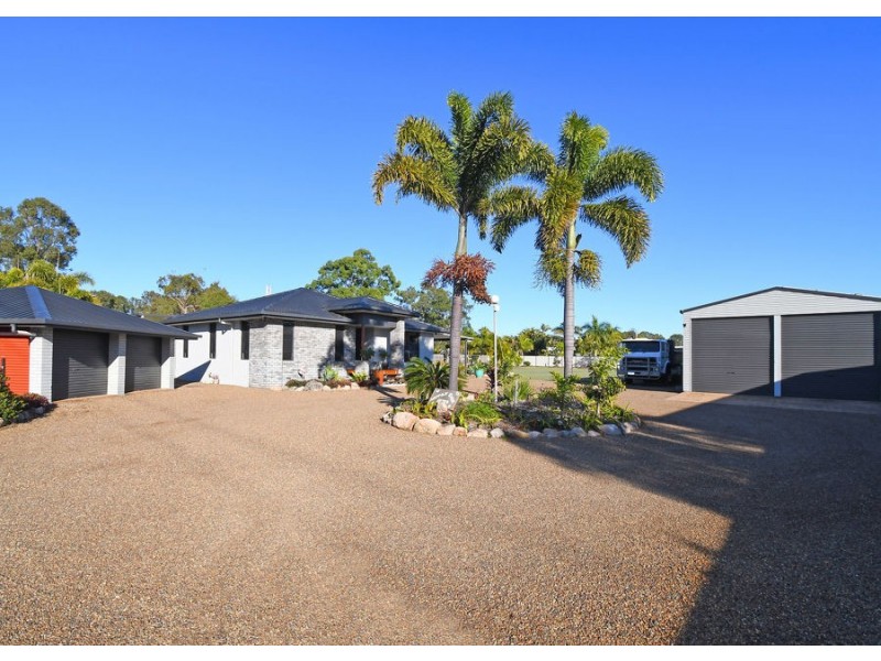 25 Walkers Road, Urangan QLD 4655