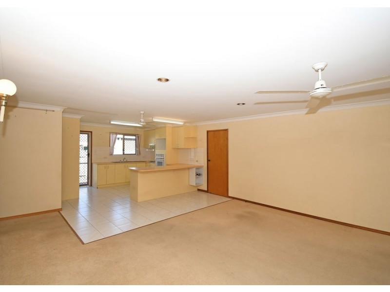 2 Sterling Court, Pialba QLD 4655