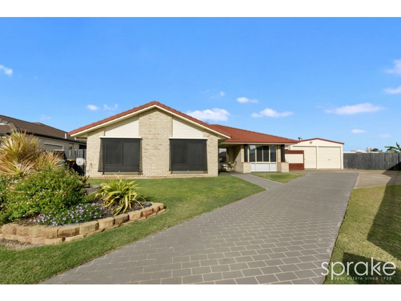 5 Sirius Court, Eli Waters QLD 4655