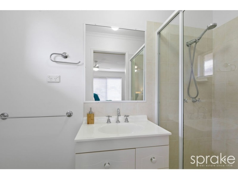 5 Sirius Court, Eli Waters QLD 4655