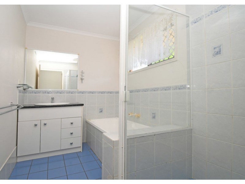 98 Nissen Street, Urraween QLD 4655