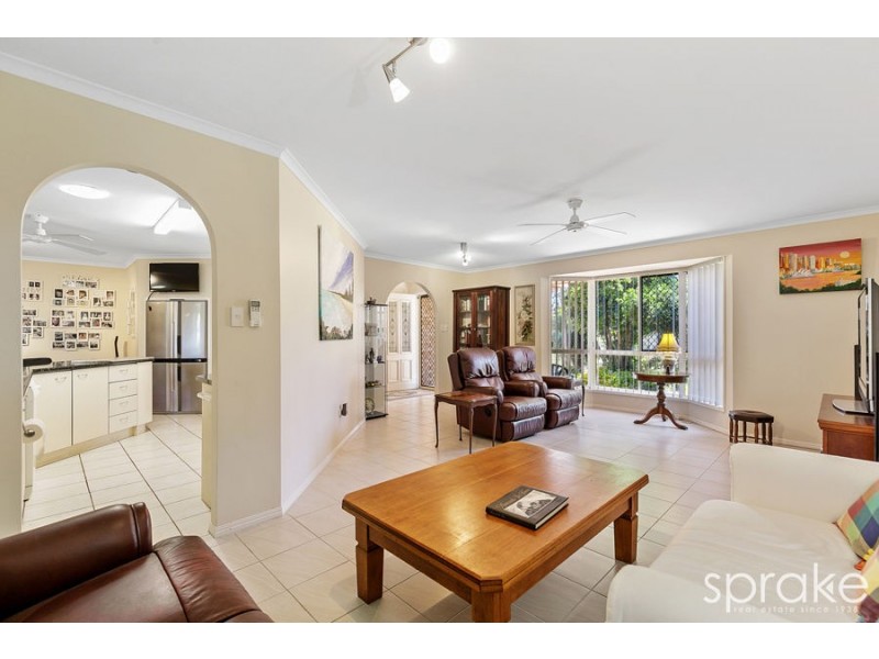 18 Aqualine Drive, Point Vernon QLD 4655