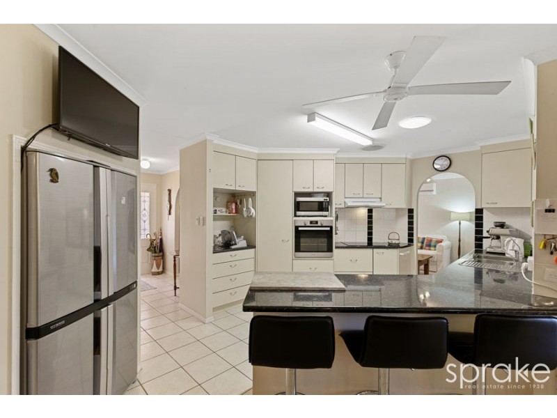 18 Aqualine Drive, Point Vernon QLD 4655