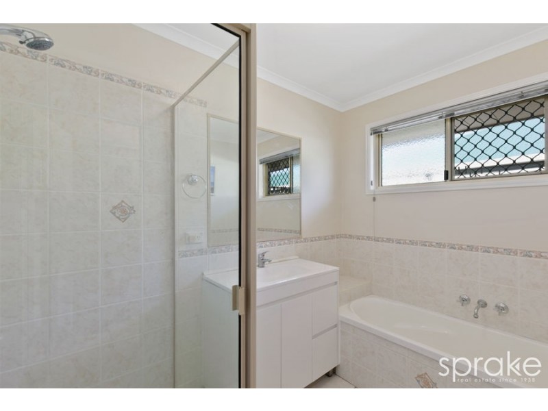 18 Aqualine Drive, Point Vernon QLD 4655