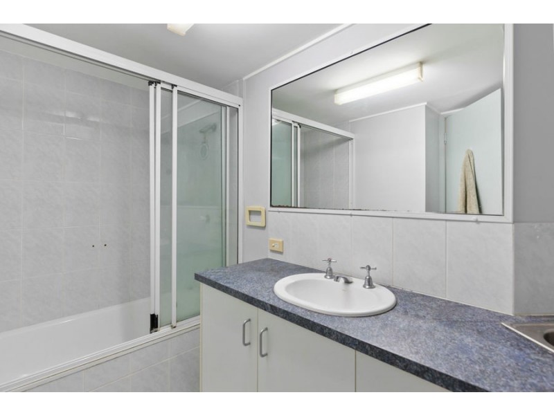 64/17 Buccaneer Drive, Urangan QLD 4655