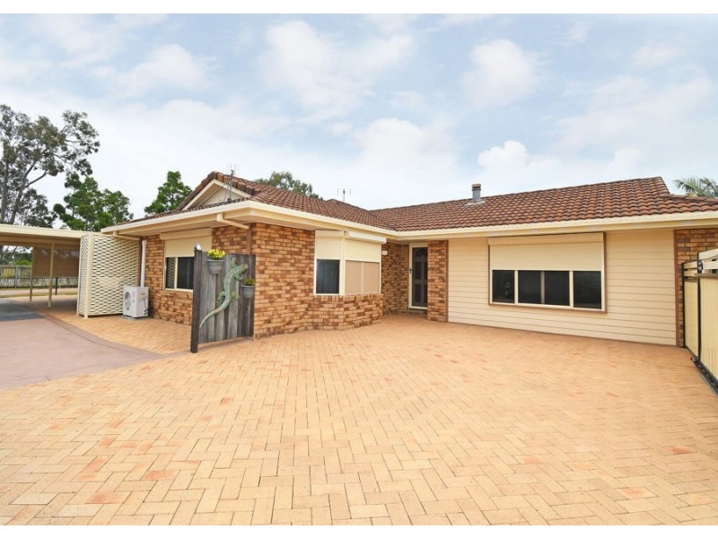 17 Brolga Court, Eli Waters QLD 4655