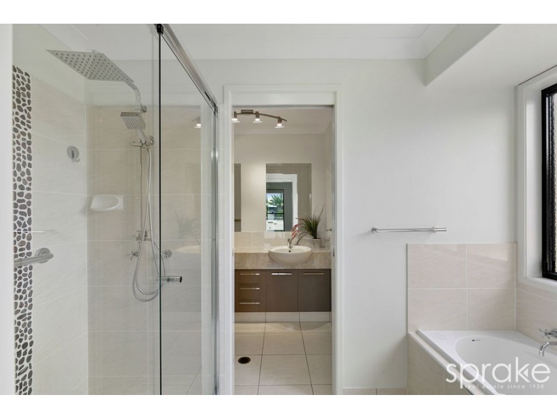 68 Long Street, Point Vernon QLD 4655