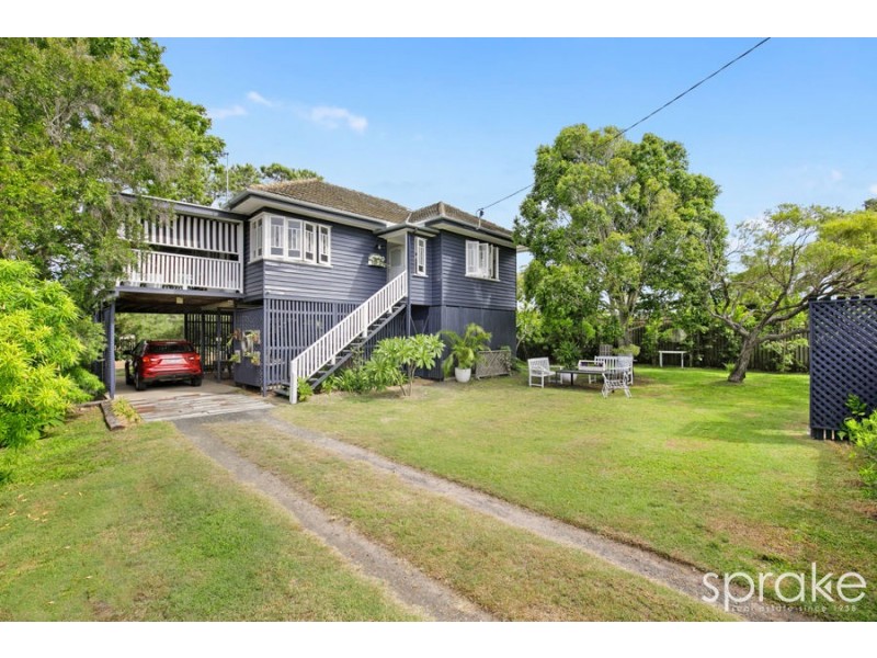 101 Limpus Street, Urangan QLD 4655