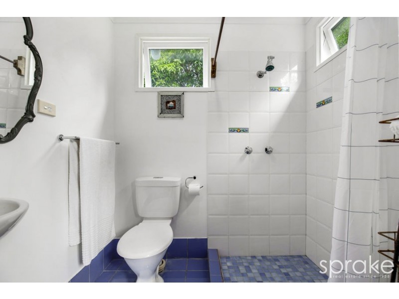 101 Limpus Street, Urangan QLD 4655