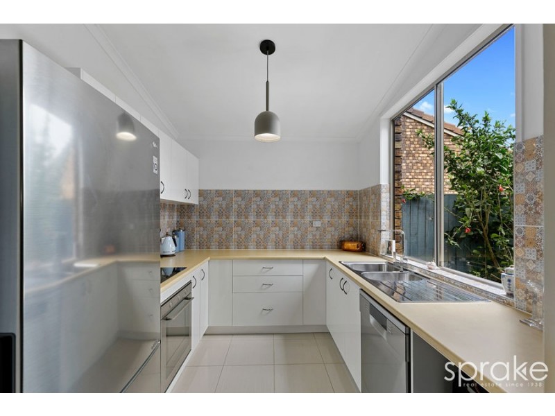 4 Woodland Close, Torquay QLD 4655