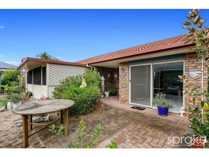 4 Woodland Close, Torquay QLD 4655