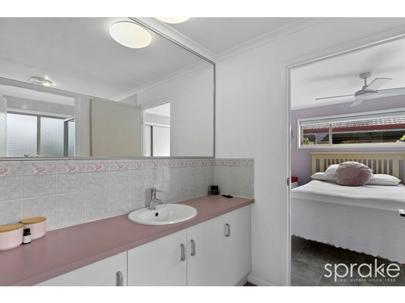4 Woodland Close, Torquay QLD 4655