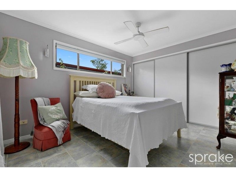 4 Woodland Close, Torquay QLD 4655
