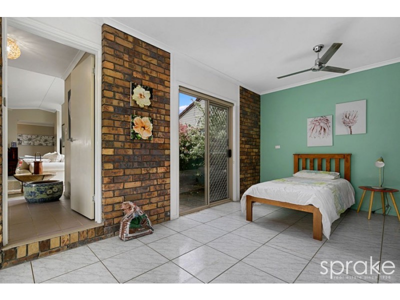 4 Woodland Close, Torquay QLD 4655