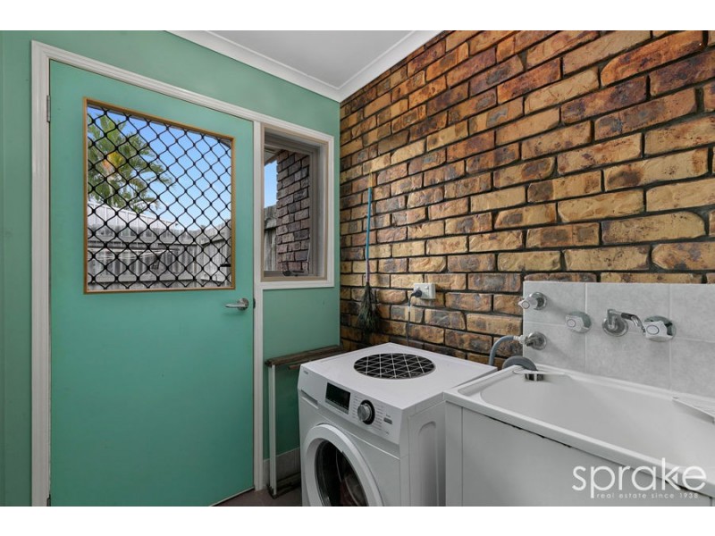 4 Woodland Close, Torquay QLD 4655