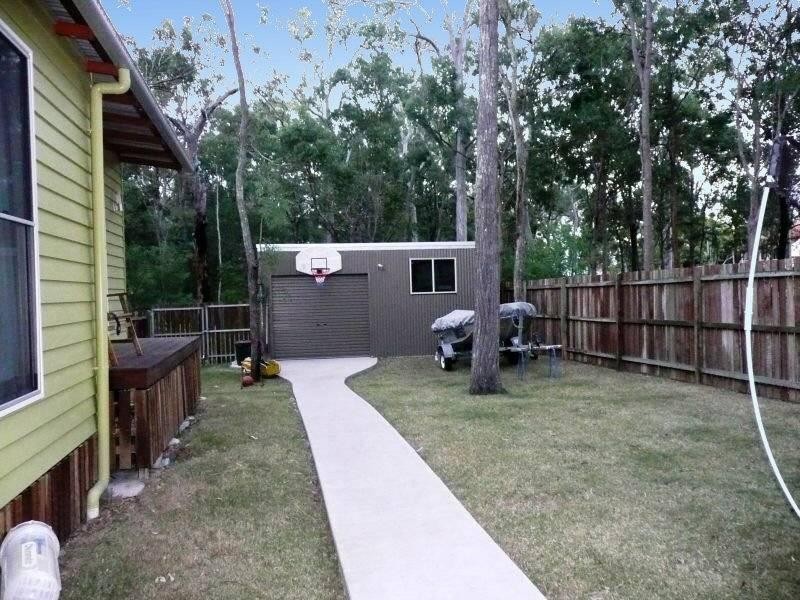 18 Parraweena Crt, Point Vernon QLD 4655