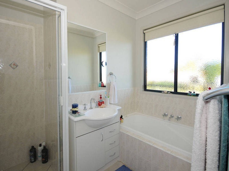 95 Torquay Rd, Scarness QLD 4655