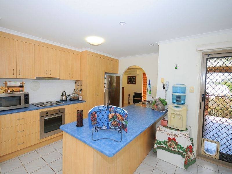 9 Goroka St, Kawungan QLD 4655