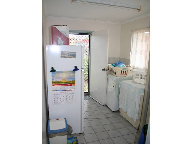 16 Porter Street, Point Vernon QLD 4655