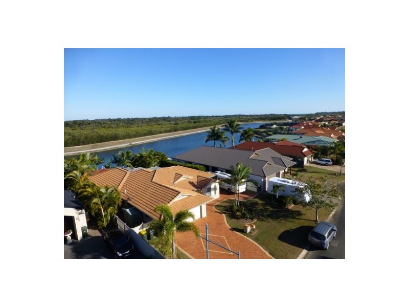 18 Bushlark Ave, Eli Waters QLD 4655