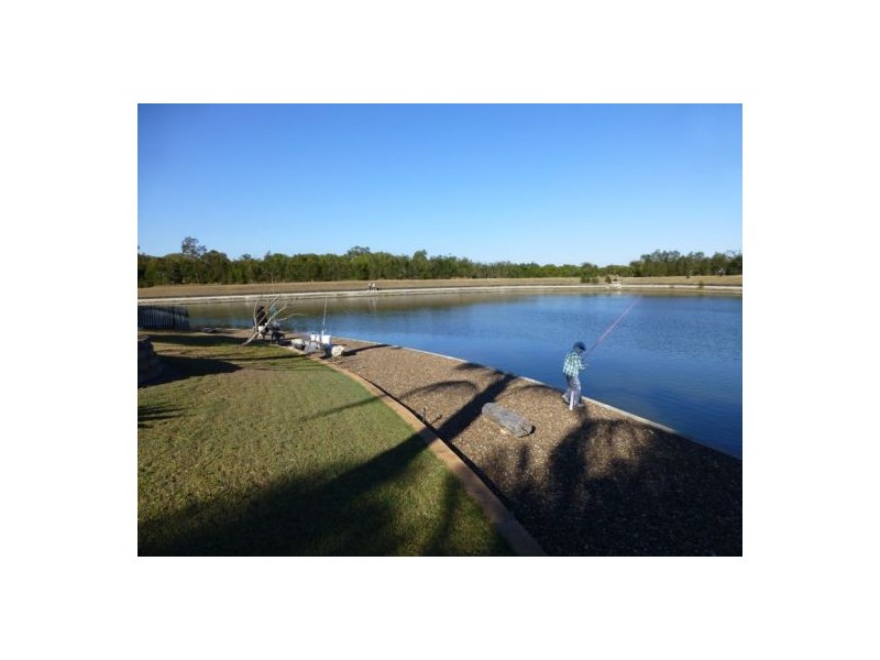18 Bushlark Ave, Eli Waters QLD 4655