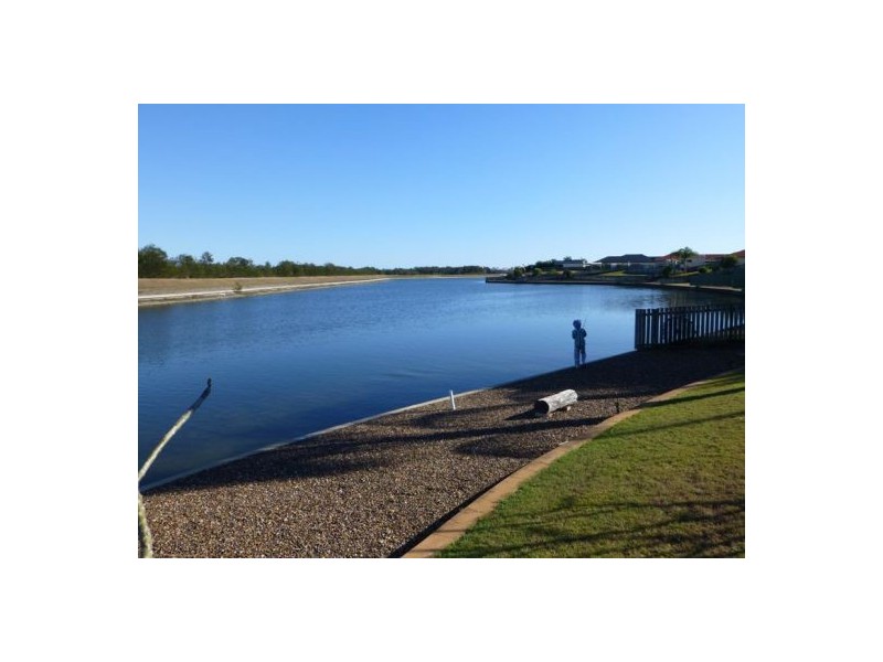 18 Bushlark Ave, Eli Waters QLD 4655