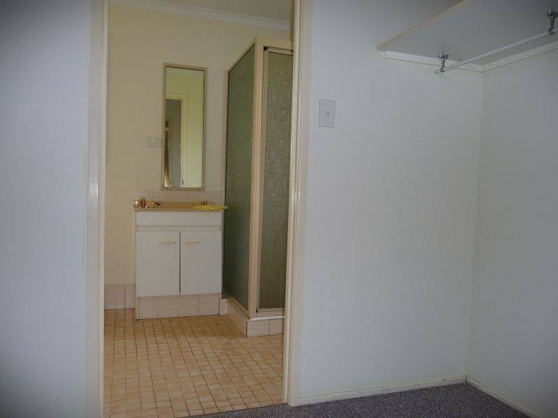 7 Urangan St, Torquay QLD 4655